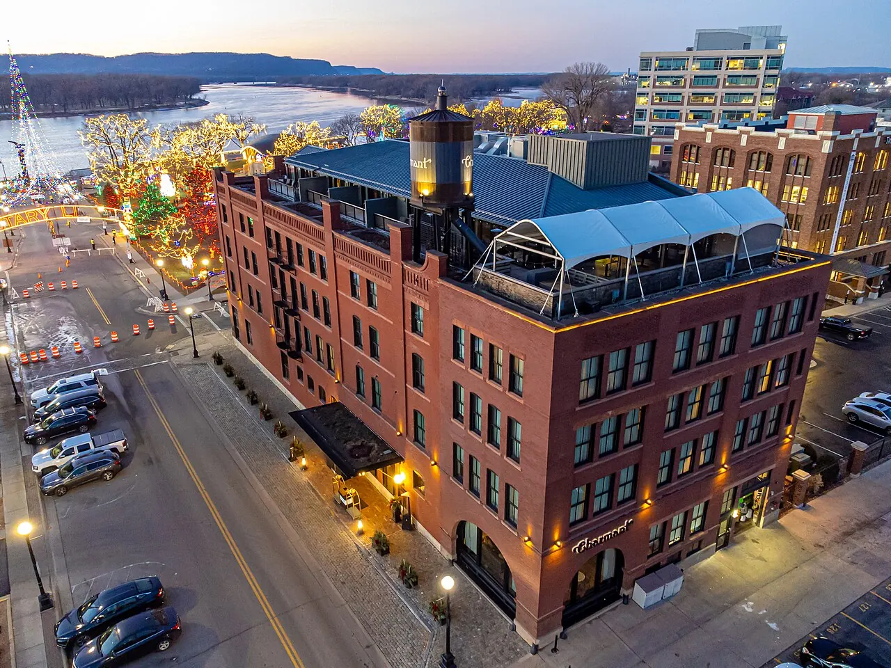 The Charmant Hotel, La Crosse: Charmant Hotel and Restaurant La Crosse 01