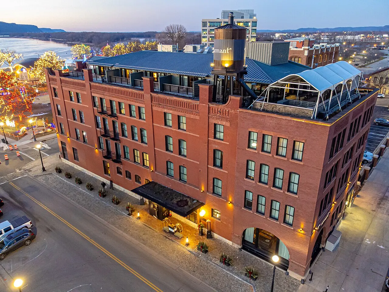 The Charmant Hotel, La Crosse: Charmant Hotel and Restaurant La Crosse 02